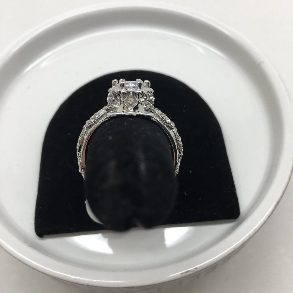 ring - Picture 3 of 4